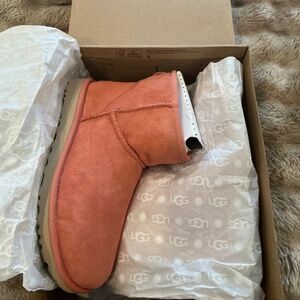 Ugg Coral pink mini boots size 8 never been worn